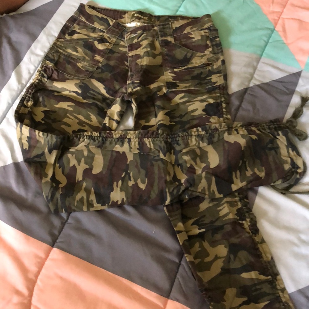 Camo stretch pant, draw string ankle/leg